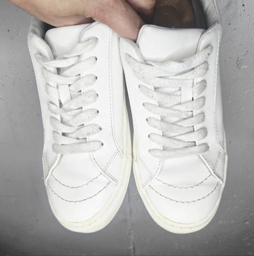 Womens Brittin Universal Threads Sneakers